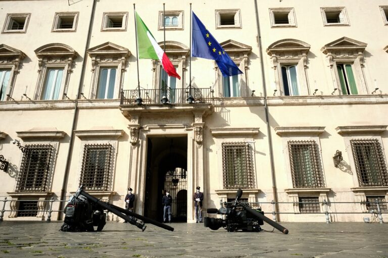 D’APRILE, BENE SU ABILITAZIONI E PRESIDI. SERVONO PIÙ GARANZIE SU IDONEI AI CONCORSI E ORGANICO ATA